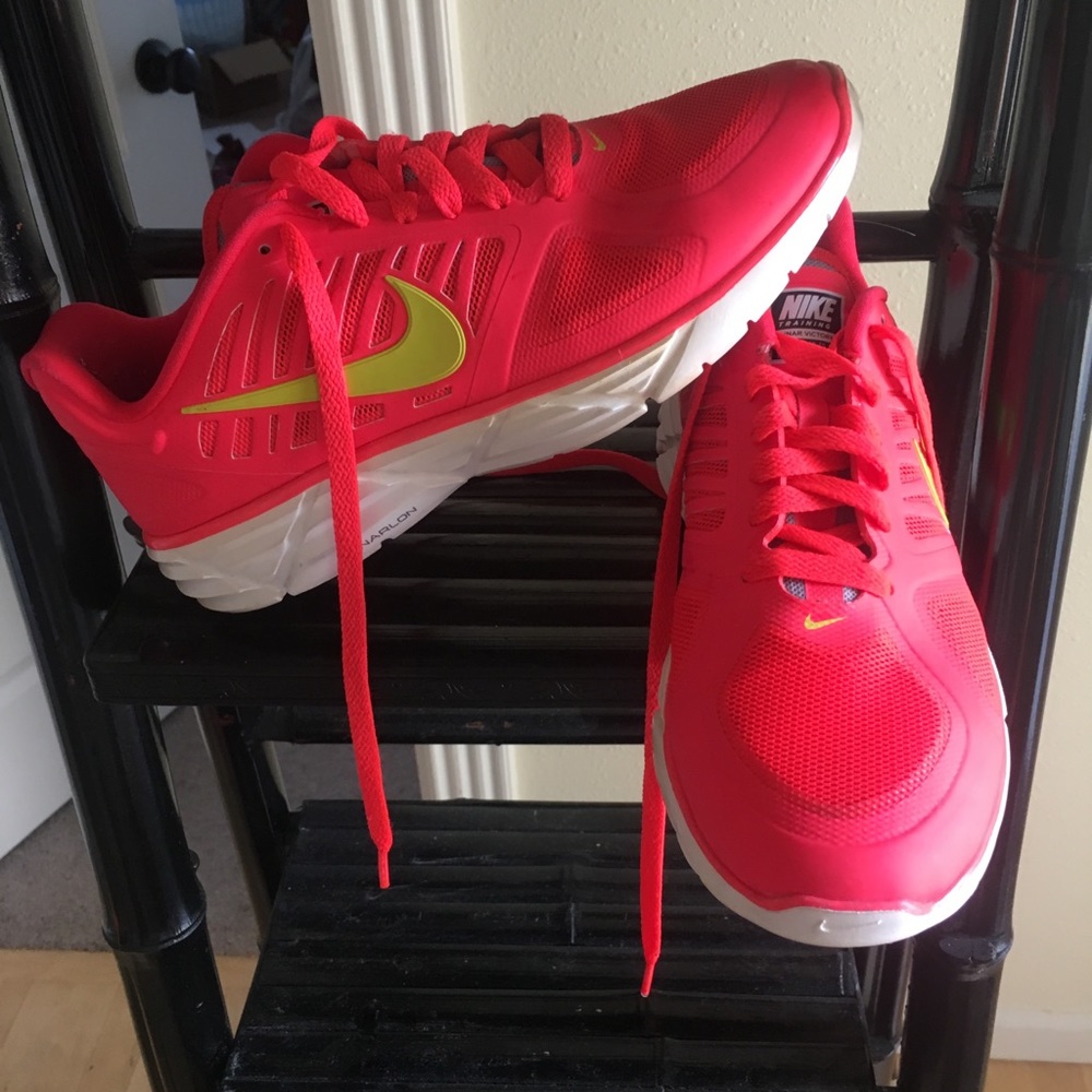 NIKE Lunar Victory Training Sneakers